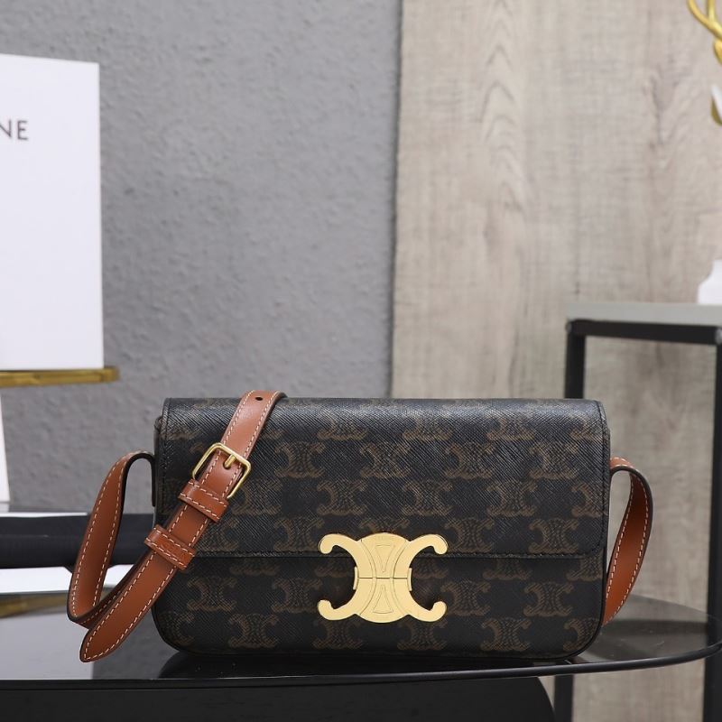 Ce1i*e triomphe bags